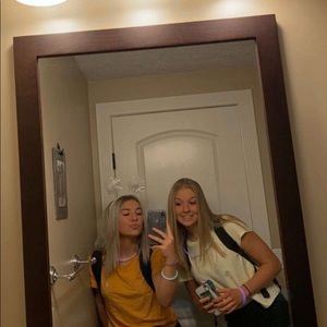 Meet your Posher, Ava